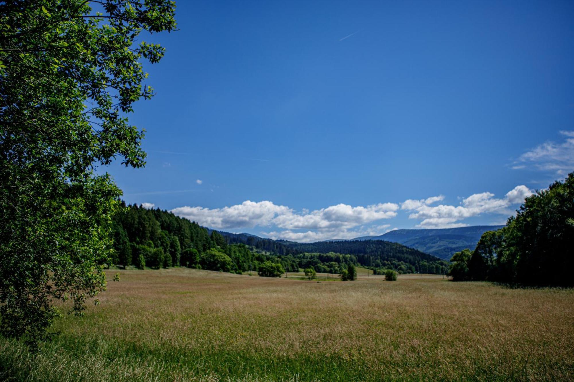 Chalupa Sedmidvory Vernířovice Esterno foto
